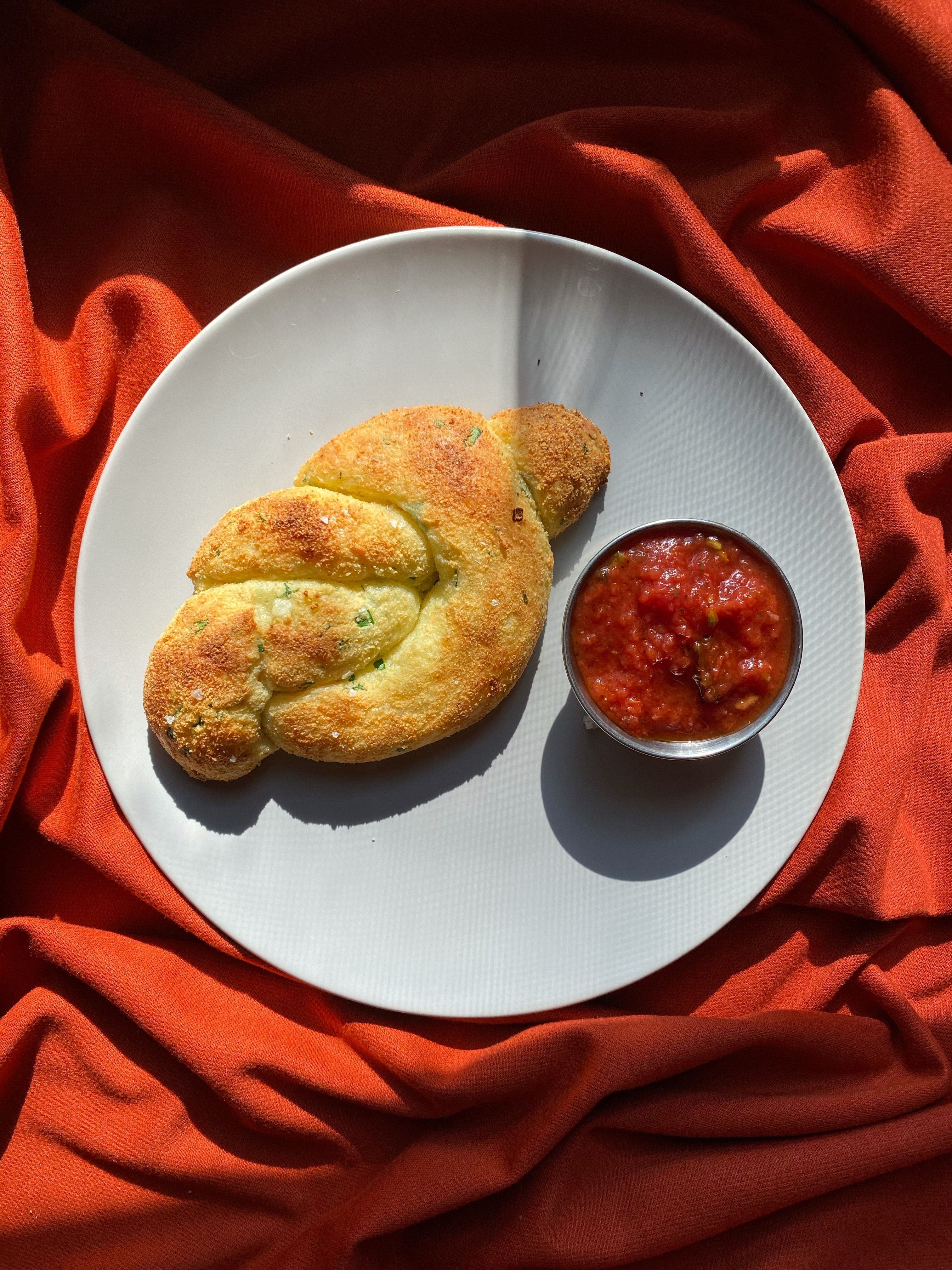 Keto Garlic Knots