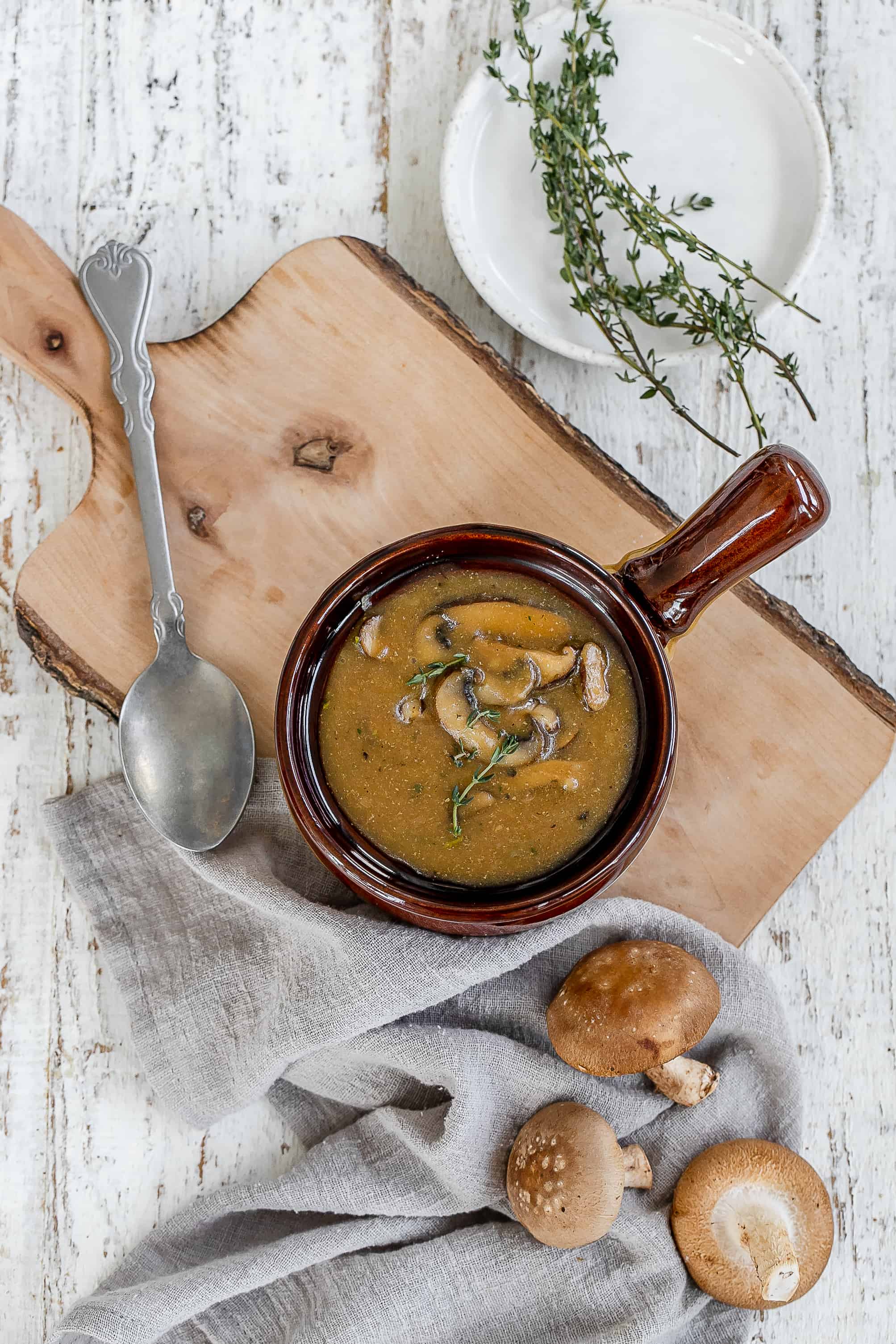 VeganMushroomGravyRily 4.jpg
