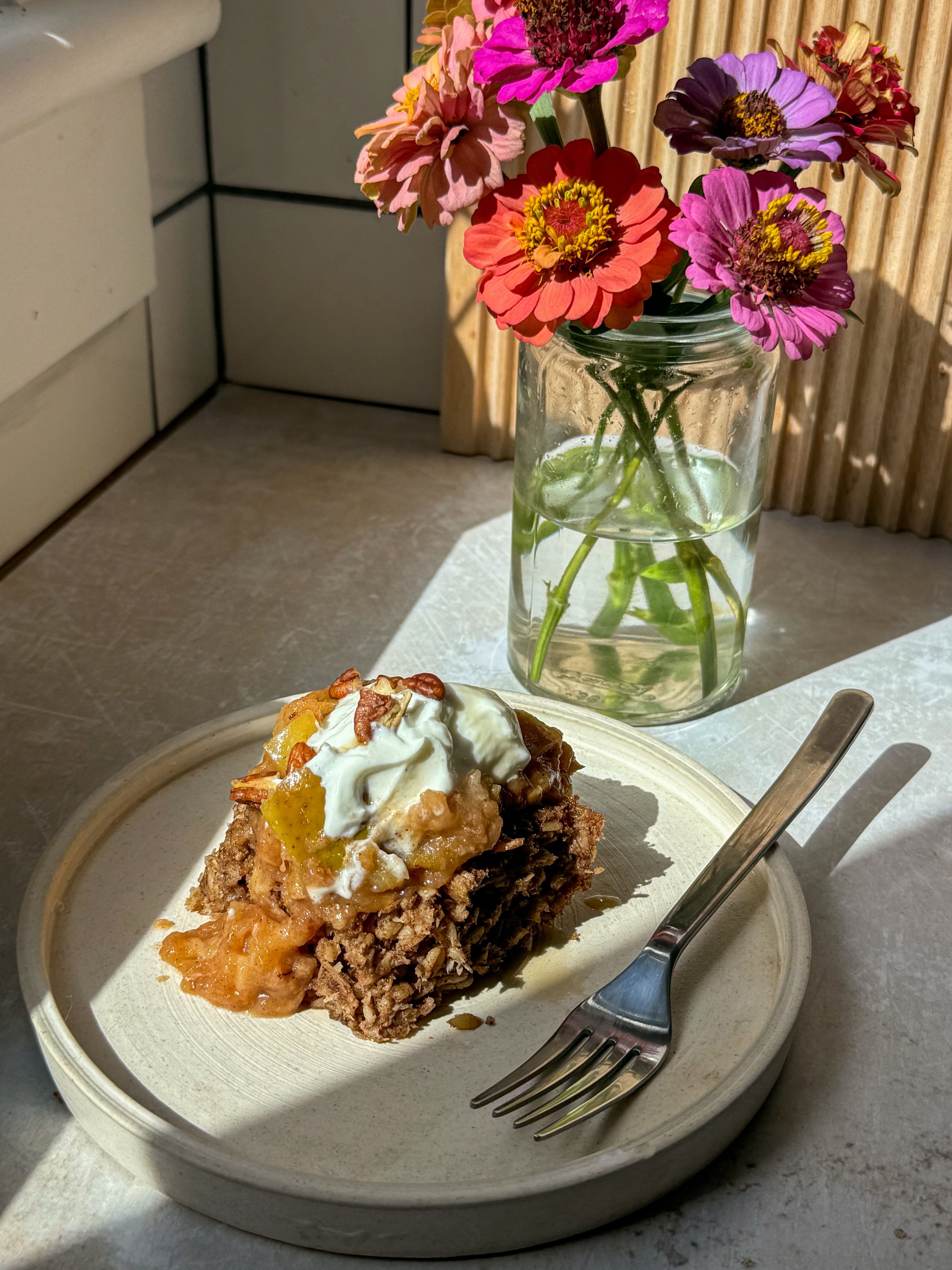 Chai Oatmeal with Apple Pear Compote