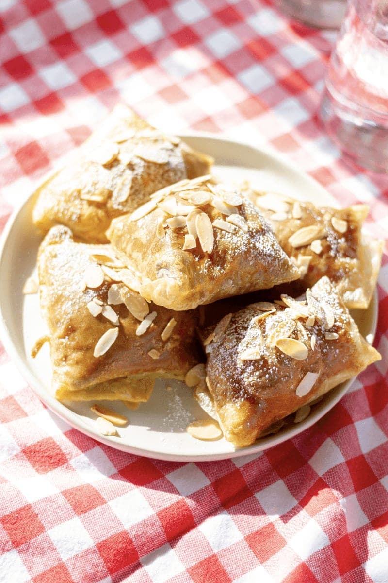 GF Almond Croissant Megan Horsley Rily-4.png